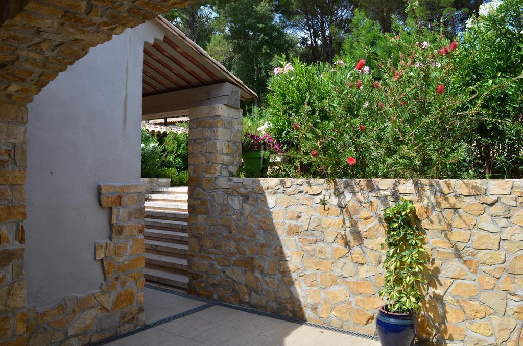 Ancie Hotel Grimaud Exterior photo
